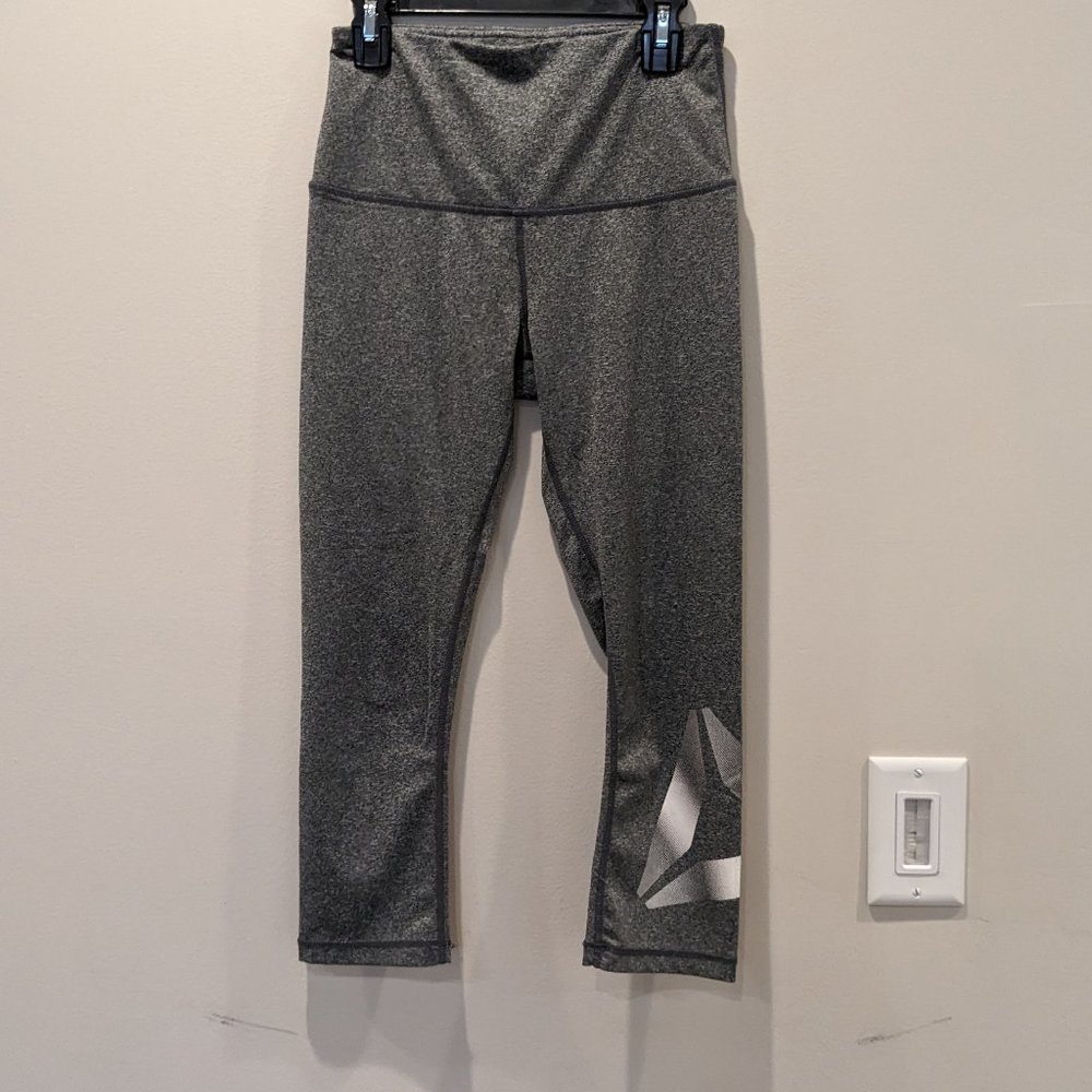 Reebok Athletic Compression Crop Gray Leggings Sz xs